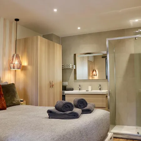 Sublime St Tropez 3 Bedrooms Pool