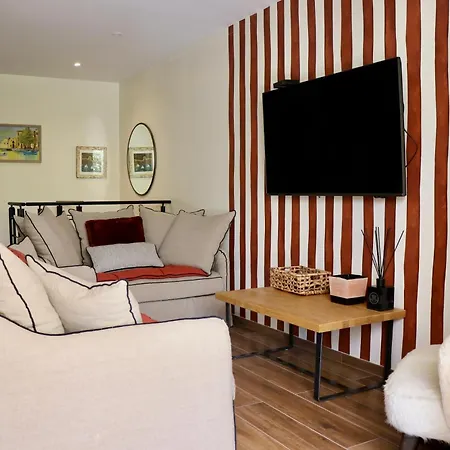Sublime St Tropez 3 Bedrooms Pool